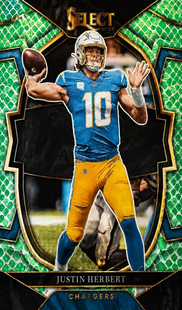 2022 Panini Select Football Dragon Scale Prizm Justin Herbert #14 PSA 8