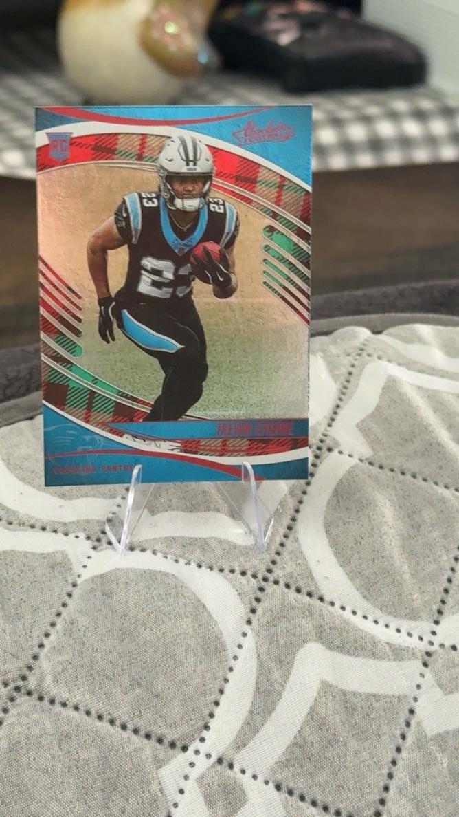 2025 Panini Absolute Football Red and Green Trevor Etienne #189