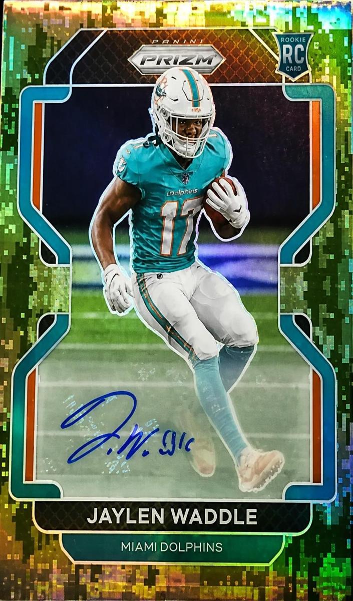 2021 Panini Prizm Football Camo Jaylen Waddle #338 PSA 9