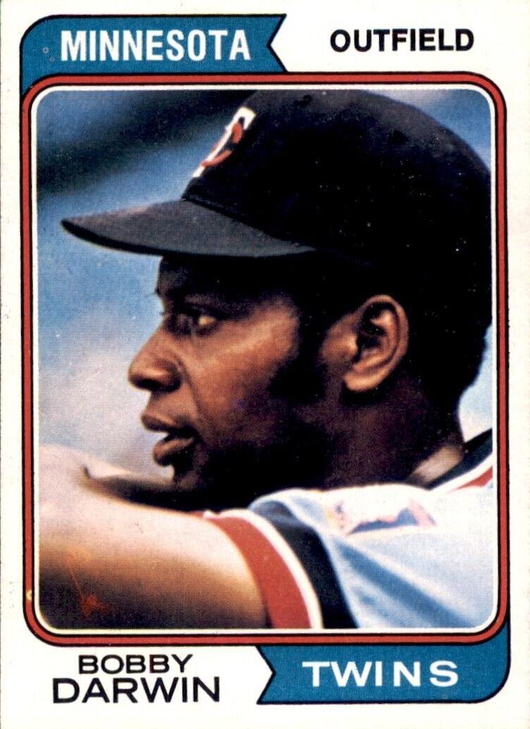1974 Topps Baseball Bobby Darwin #527 PSA 8