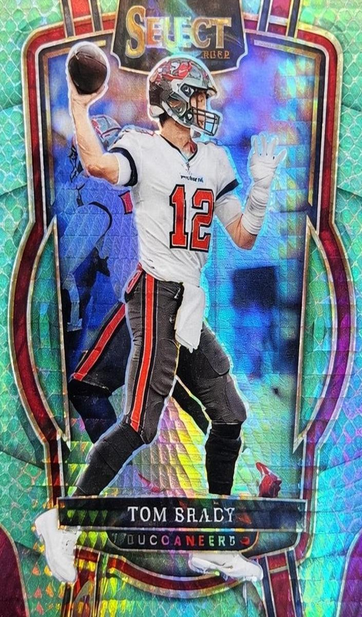 2022 Panini Select Football Dragon Scale Prizm Tom Brady #207 PSA 8.5