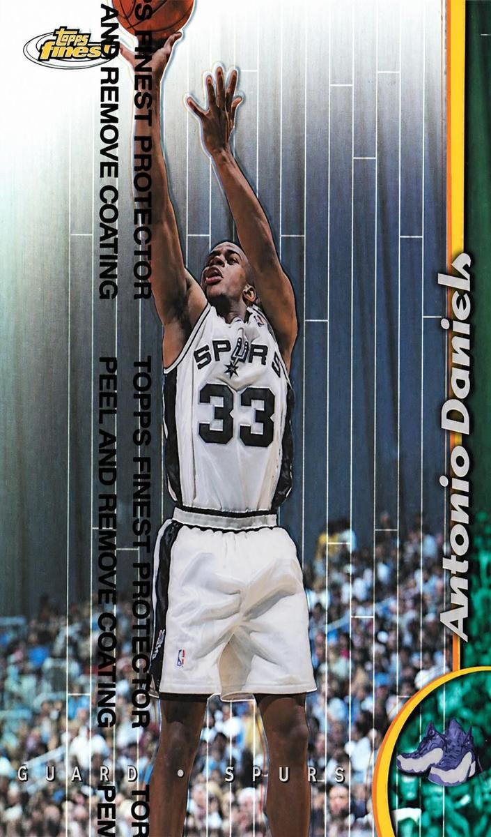 1998 Topps Finest Basketball Refractor Antonio Daniels #222 PSA 10