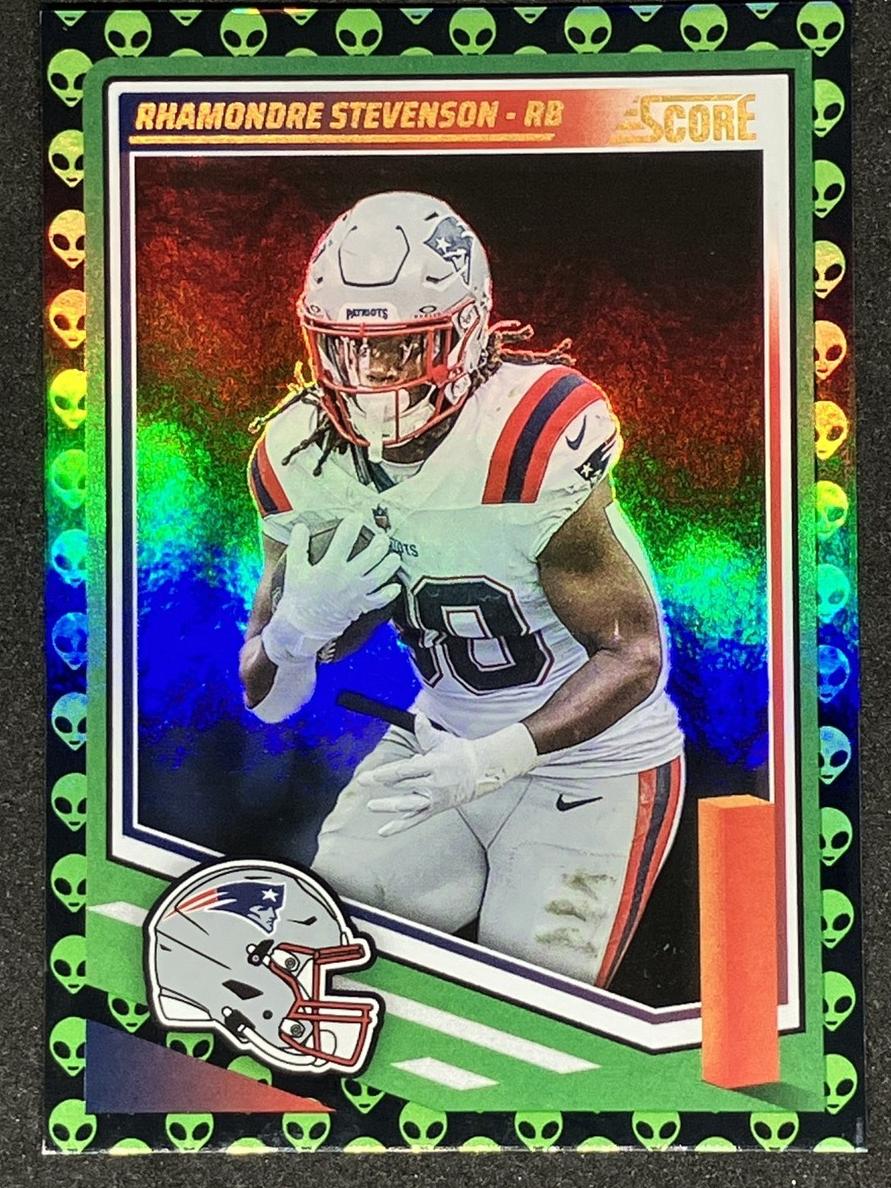 2025 Panini Score Football Extraterrestrial Rhamondre Stevenson #211