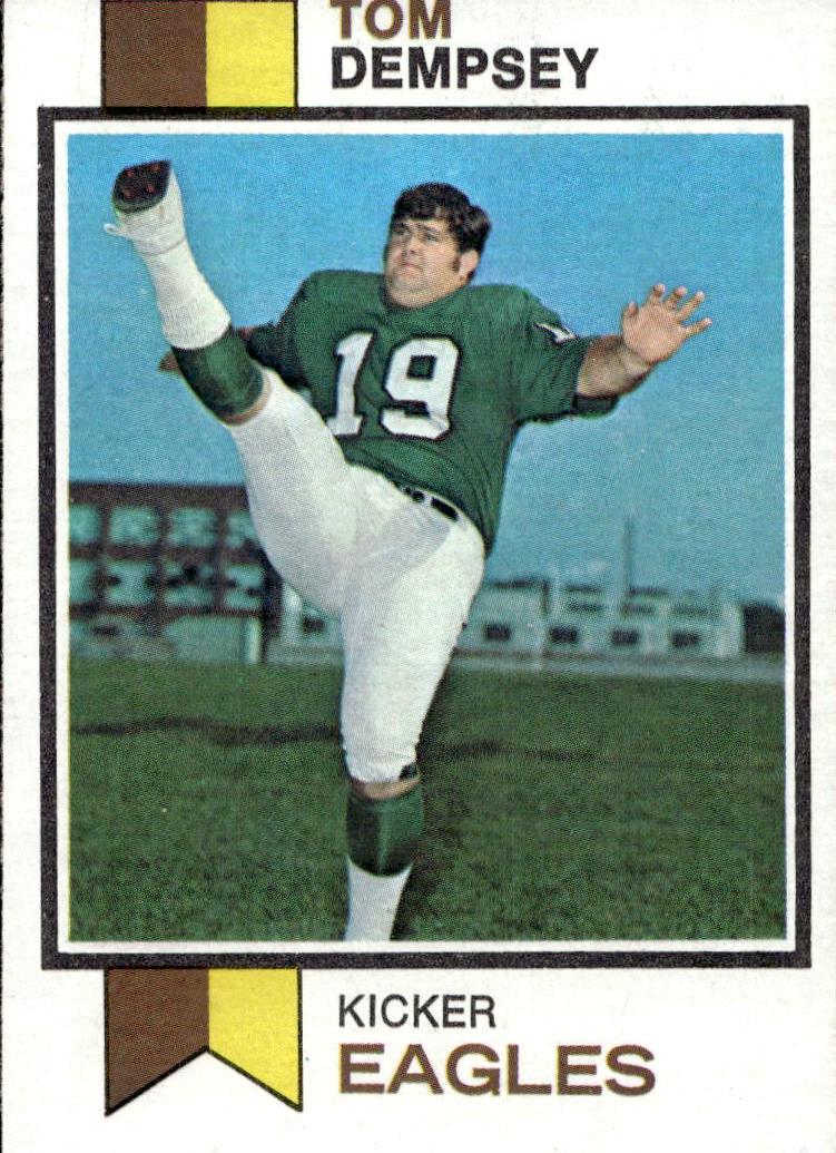 1973 Topps Football Tom Dempsey #59 PSA 8