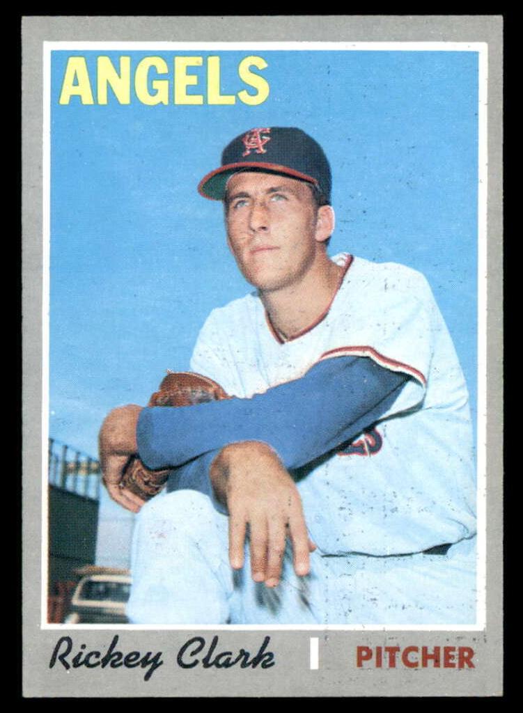 1970 Topps Baseball Rickey Clark #586 PSA 8