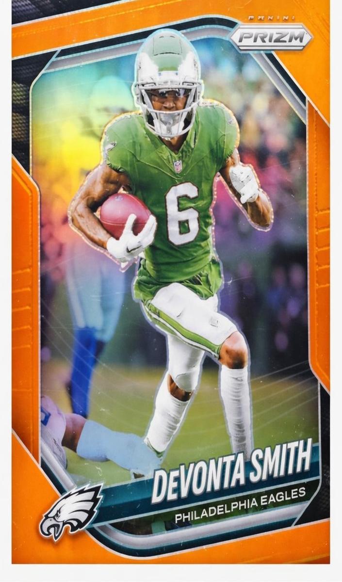 2025 Panini Prizm Football Orange DeVonta Smith #70