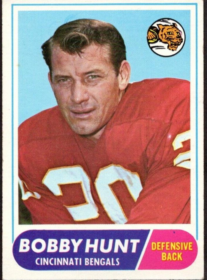 1968 Topps Football Bobby Hunt #122 PSA 8