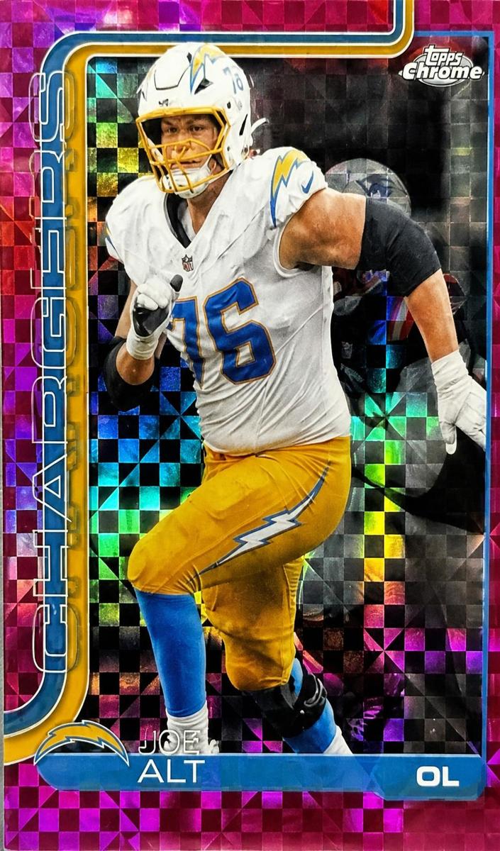 2025 Topps Chrome Football Hot Pink X-Fractor Joe Alt #157