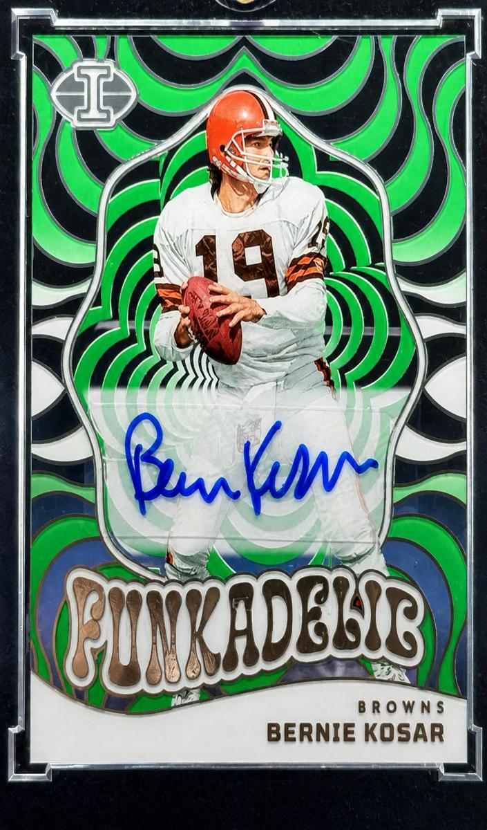 2023 Panini Illusions Football Green Bernie Kosar #1