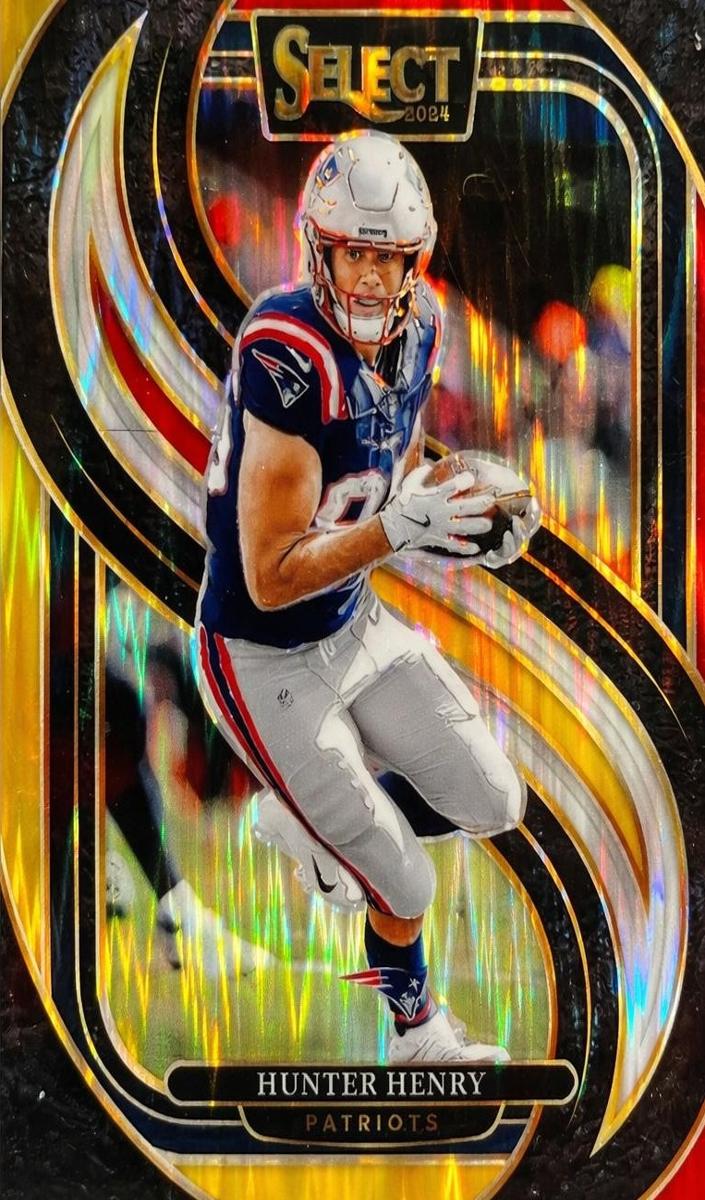 2024 Panini Select Football Red and Yellow Shock Hunter Henry #160