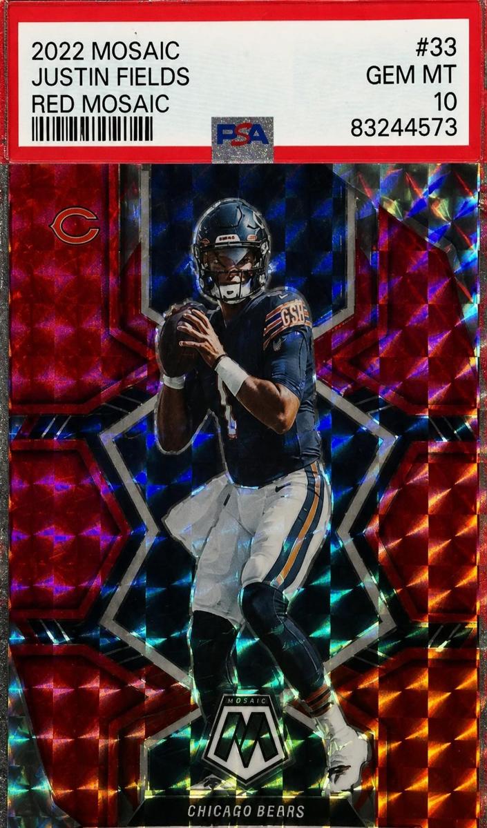 2022 Panini Mosaic Football Red Justin Fields #33