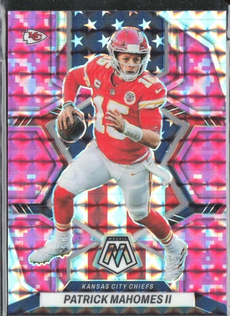 2022 Panini Mosaic Football Camo Pink Patrick Mahomes II #256