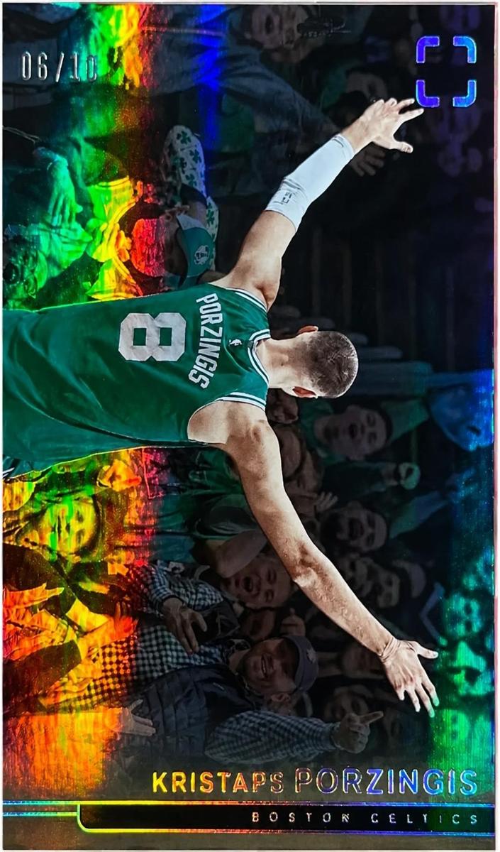 2024 Panini PhotoGenic Basketball Gold Kristaps Porzingis #138