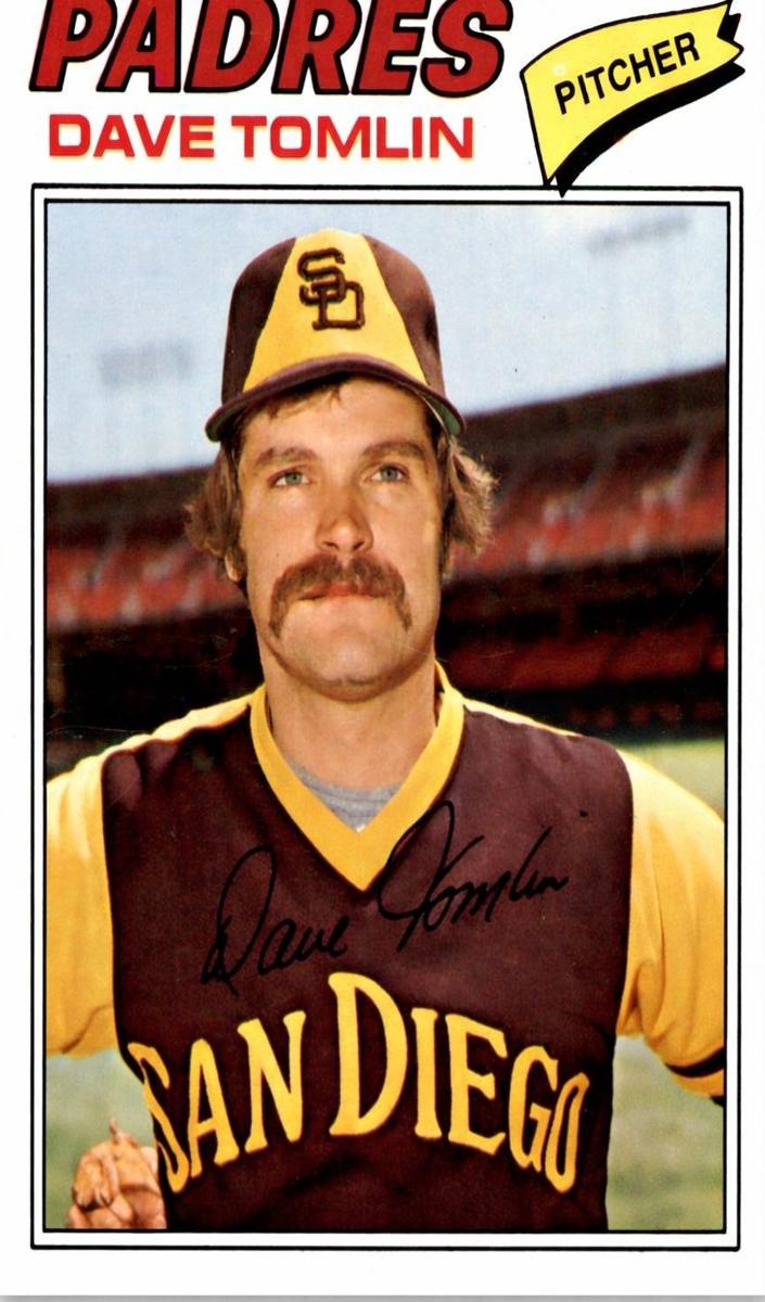 1977 Topps Baseball Dave Tomlin #241