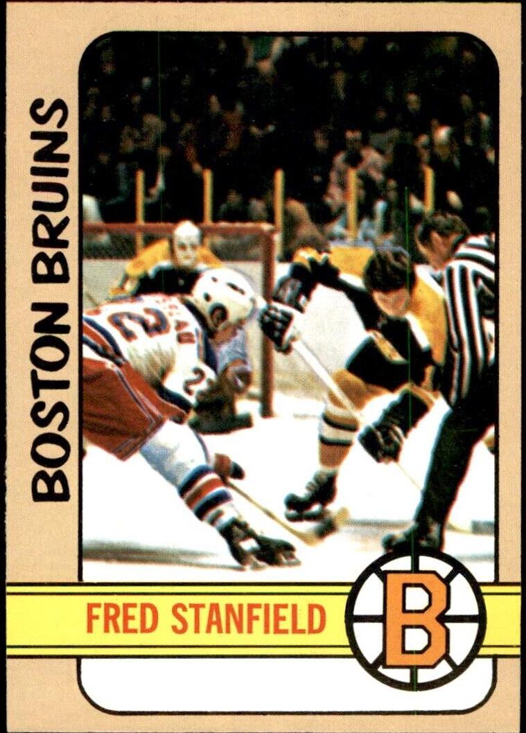 1972 Topps Hockey Fred Stanfield #135 PSA 9