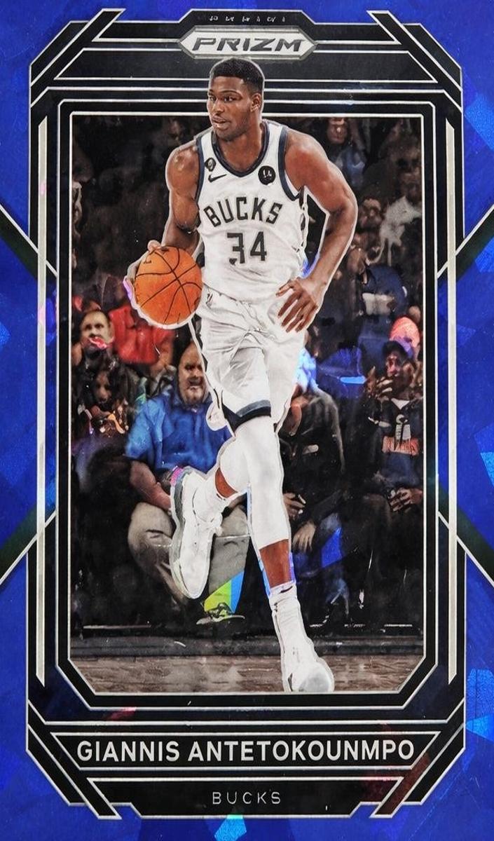 2022 Panini Prizm Basketball Blue Ice Giannis Antetokounmpo #96 PSA 10