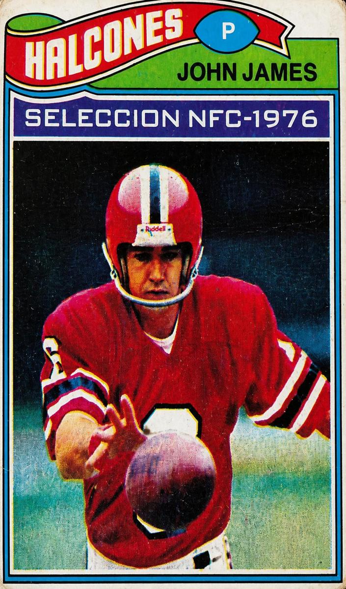 1977 Topps Mexican Football John James #120 PSA 7