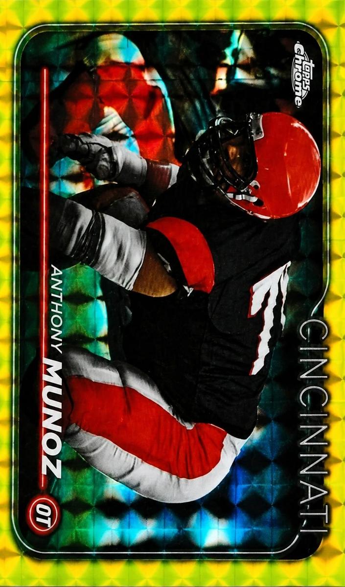 2024 Topps Chrome Football Yellow Wave Refractor Anthony Munoz #28