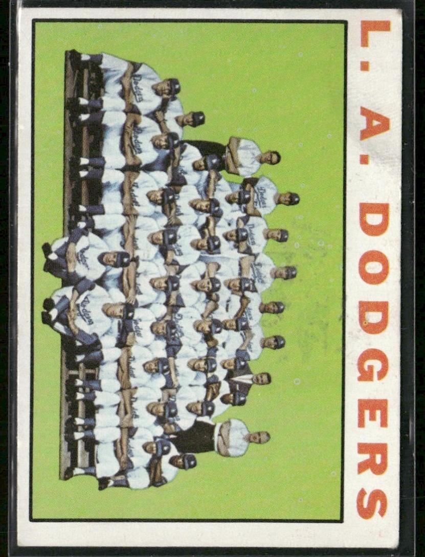 1964 Topps Baseball L.A. Dodgers Team #531 PSA 4.5