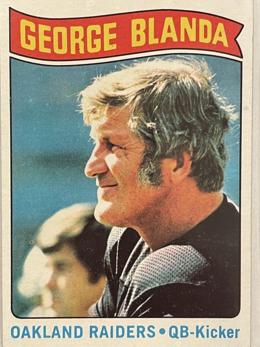 1975 Topps Football George Blanda #7 PSA 10