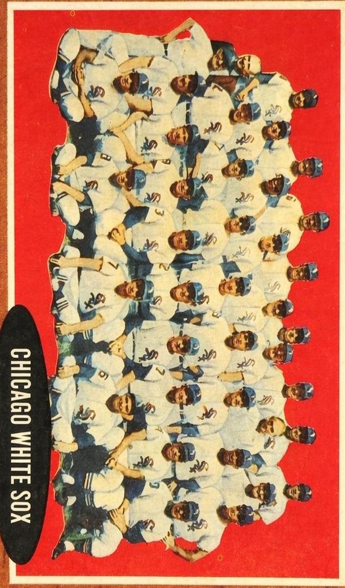 1962 Topps Baseball Chicago White Sox Team #113 PSA 8