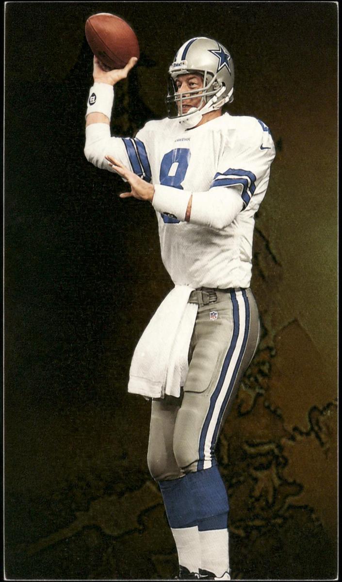 1999 Skybox Metal Universe Football Troy Aikman #2 PSA 7