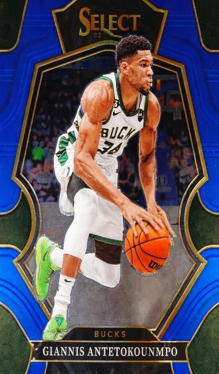2022 Panini Select Basketball Blue Retail Giannis Antetokounmpo #161