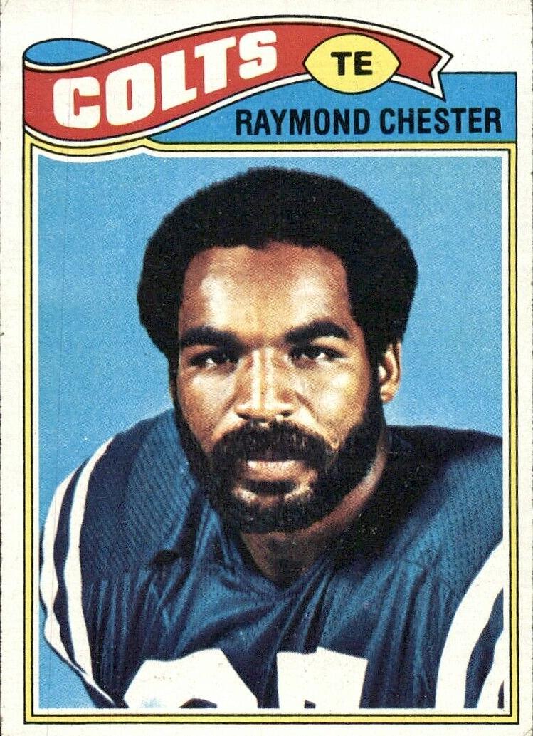 1977 Topps Football Raymond Chester #351 PSA 9