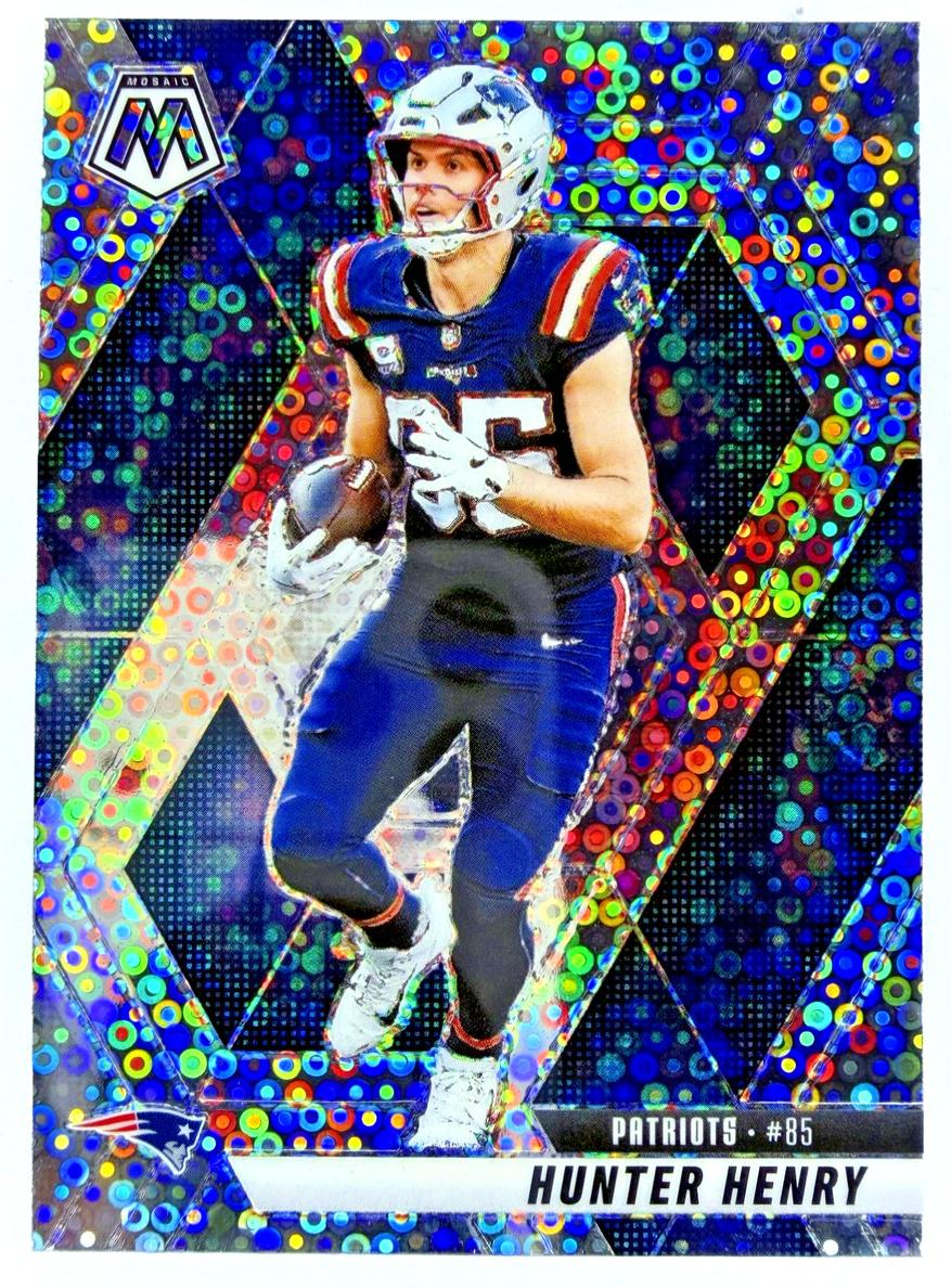 2025 Panini Mosaic Football No Huddle Silver Hunter Henry #79