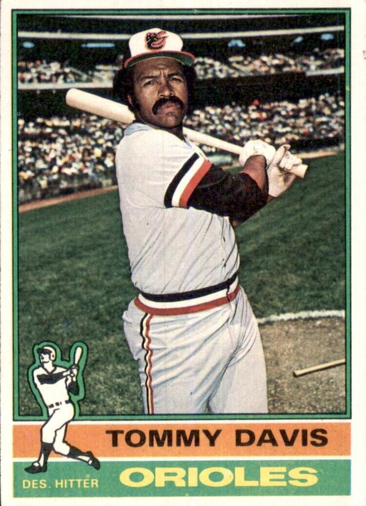 1976 Topps Baseball Tommy Davis #149 PSA 9