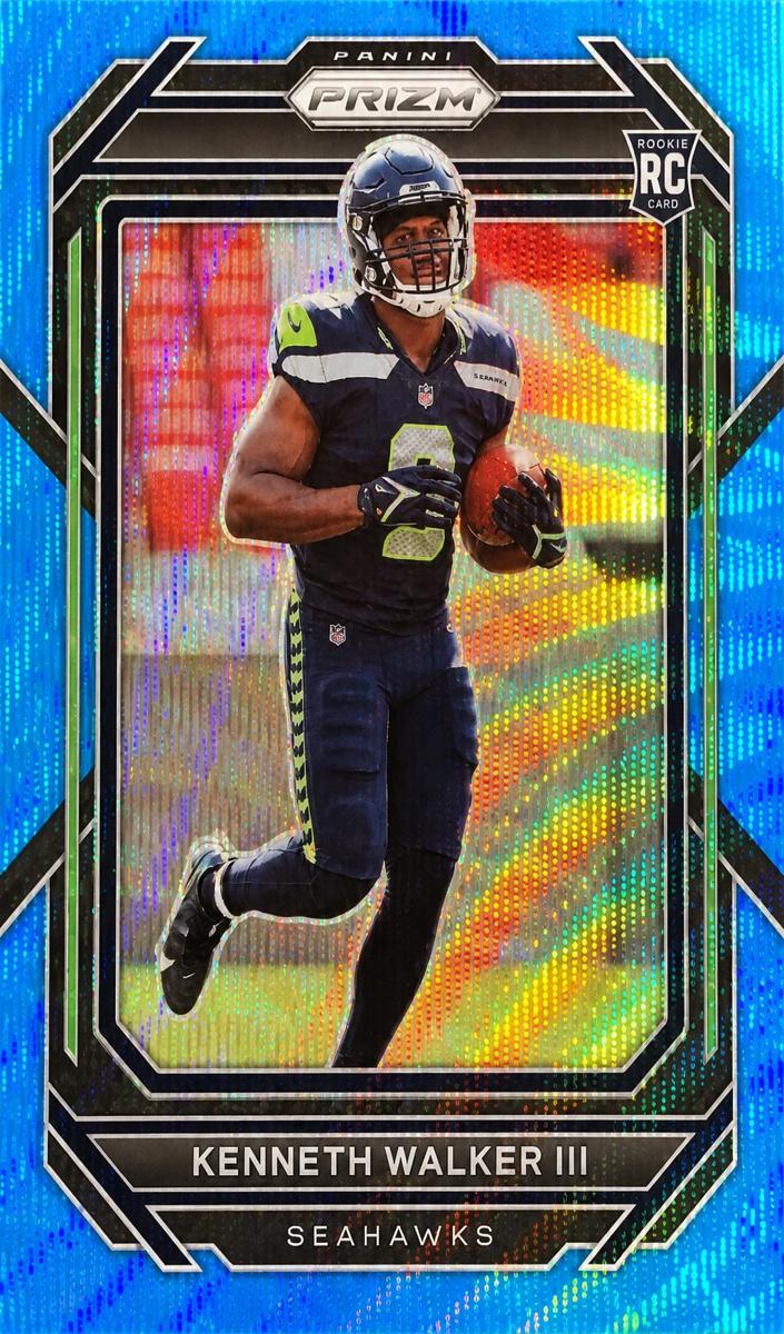 2022 Panini Prizm Football Blue Wave Kenneth Walker III #318 PSA 9