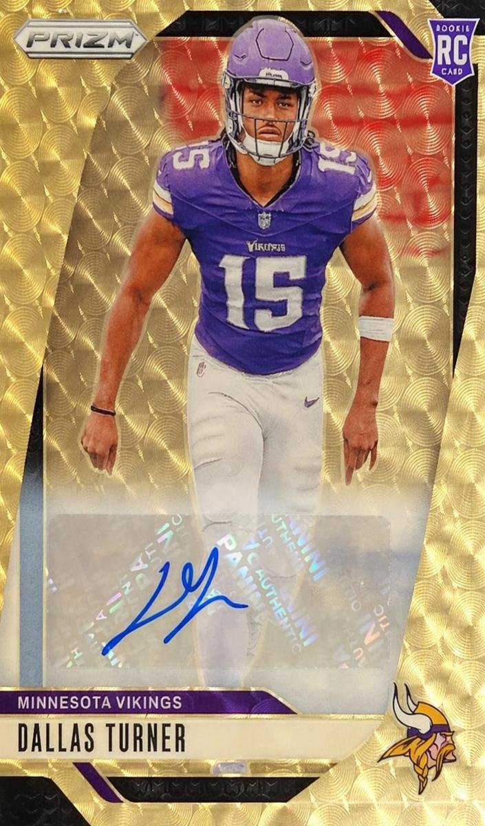 2024 Panini Prizm Football Gold Vinyl Dallas Turner #324 PSA 8