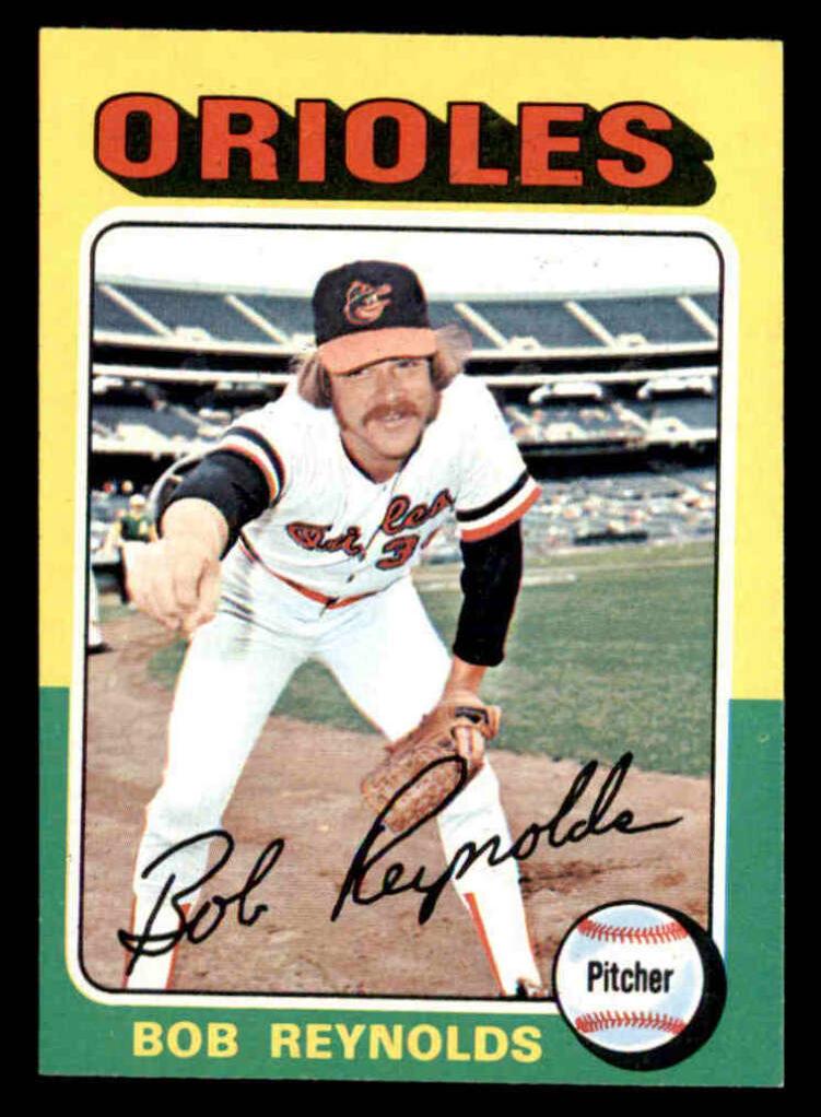 1975 Topps Mini Baseball Bob Reynolds #142 PSA 8