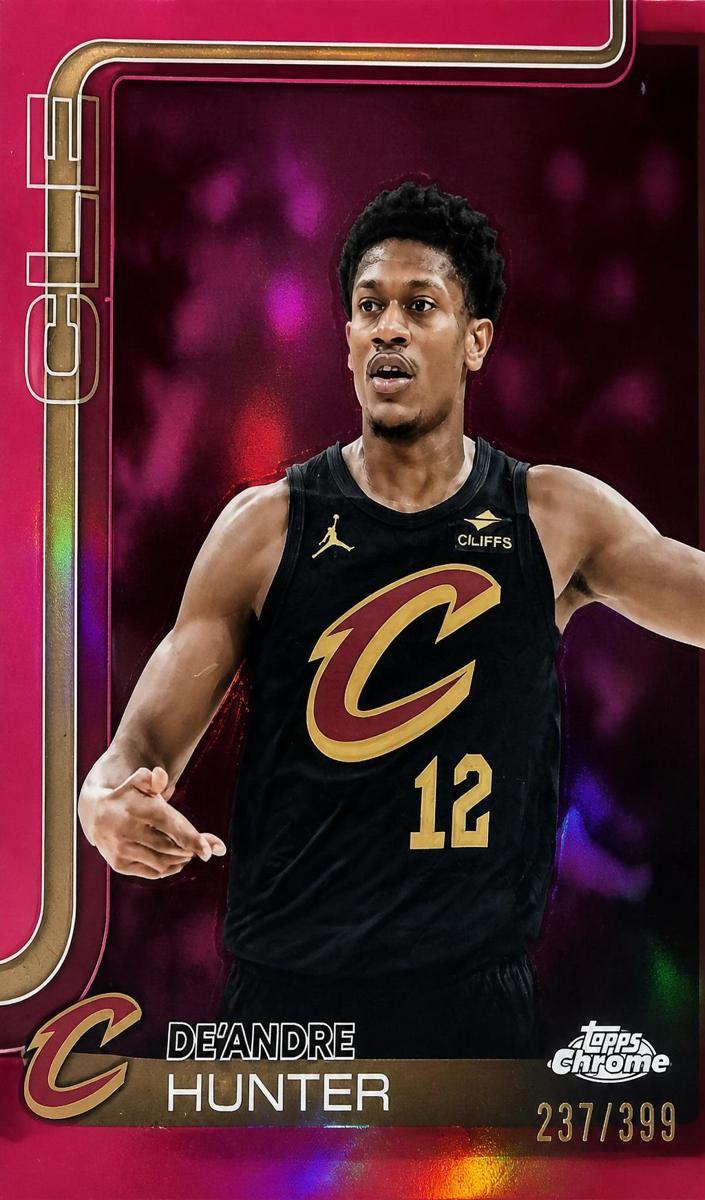 2025 Topps Chrome Basketball Magenta Refractor De'Andre Hunter #73