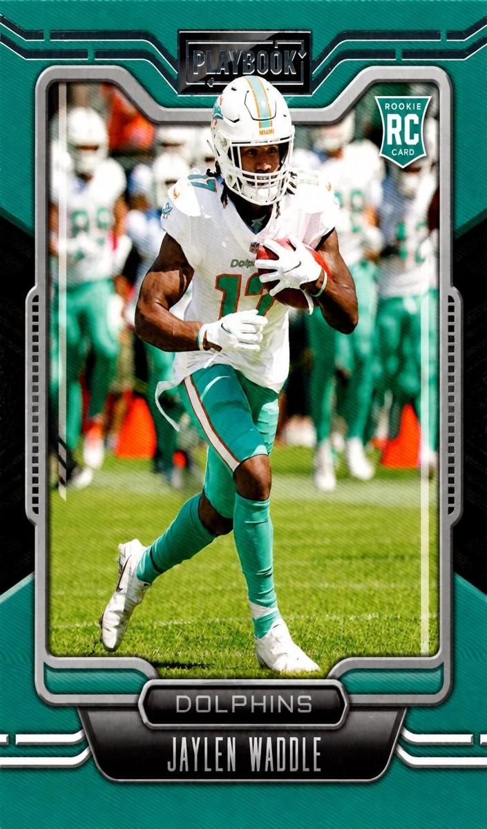 2021 Panini Playbook Football Jaylen Waddle #106 SGC 9.5