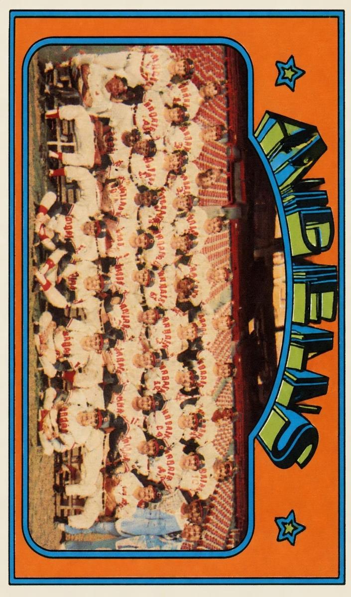 1972 O-Pee-Chee Baseball Angels Team #71 PSA 9
