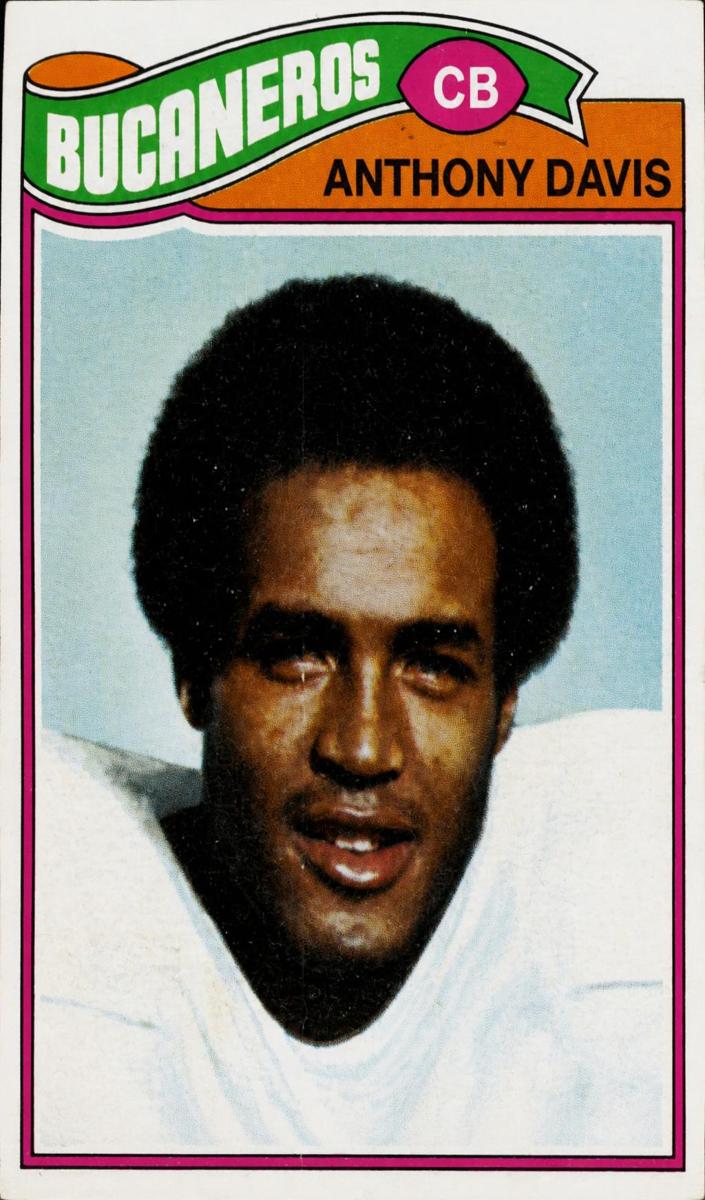 1977 Topps Mexican Football Anthony Davis #96