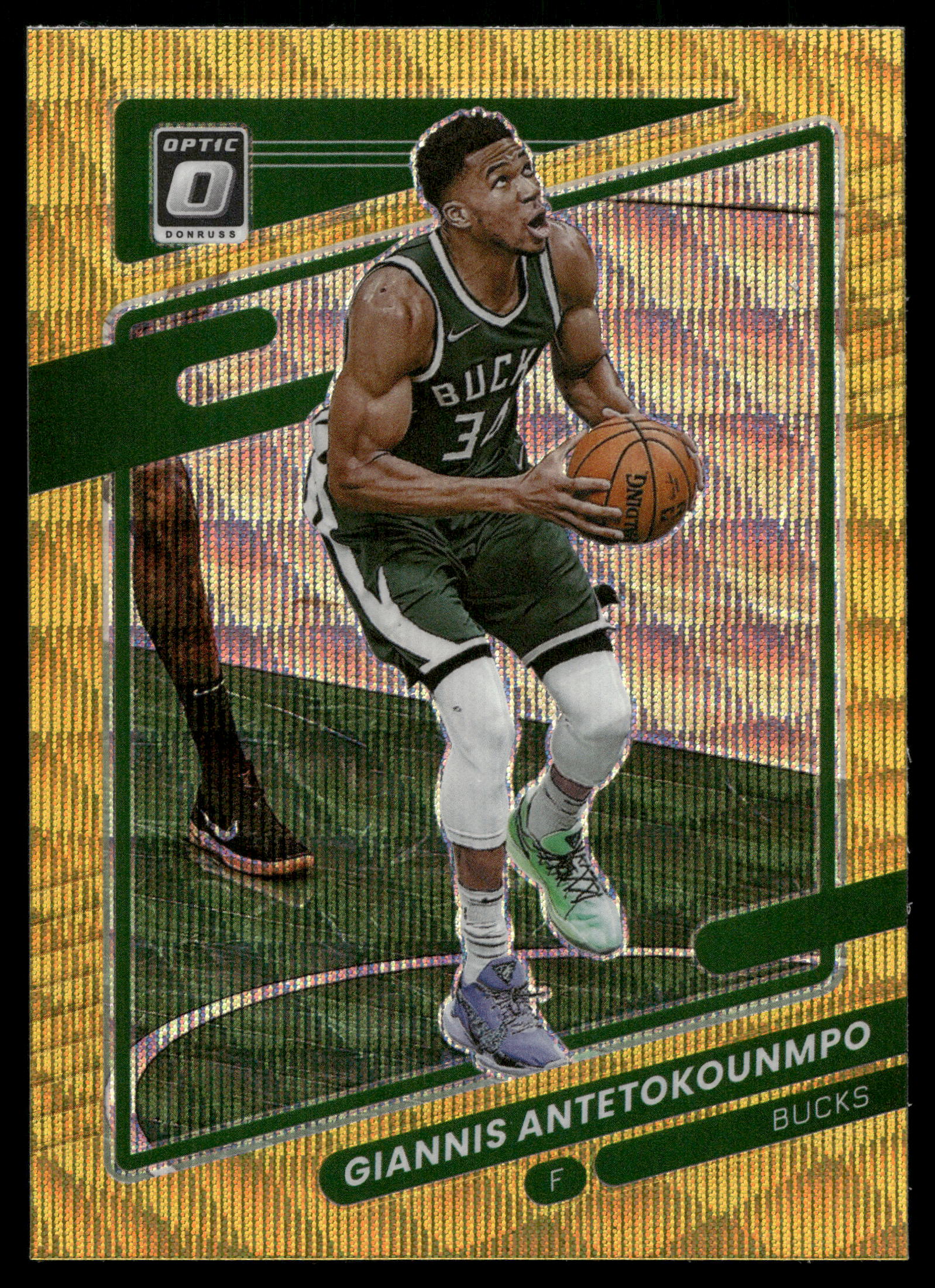 2021 Donruss Optic Basketball Gold Wave Giannis Antetokounmpo #31 PSA 9