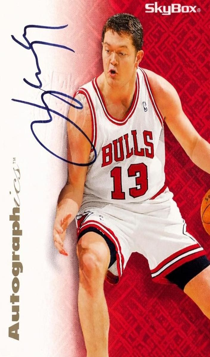 1996 Skybox Premium Basketball Luc Longley #42 PSA 7.5