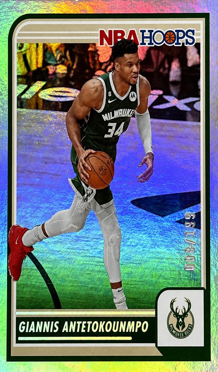 2023 Panini Hoops Basketball Silver Giannis Antetokounmpo #147