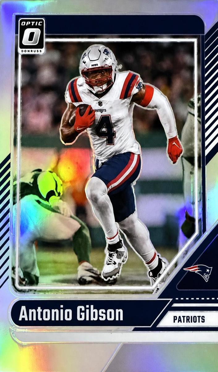 2024 Donruss Optic Football Holo Antonio Gibson #135