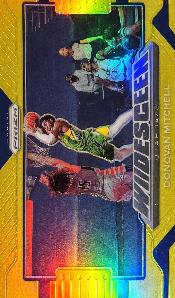 2021 Panini Prizm Basketball Gold Prizm Donovan Mitchell #7 PSA 6.5