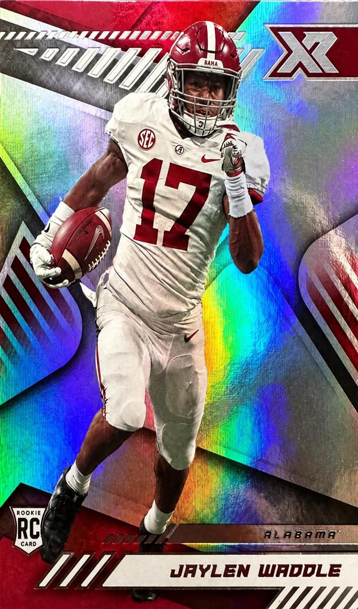2021 Panini Chronicles Draft Picks Football Jaylen Waddle #185