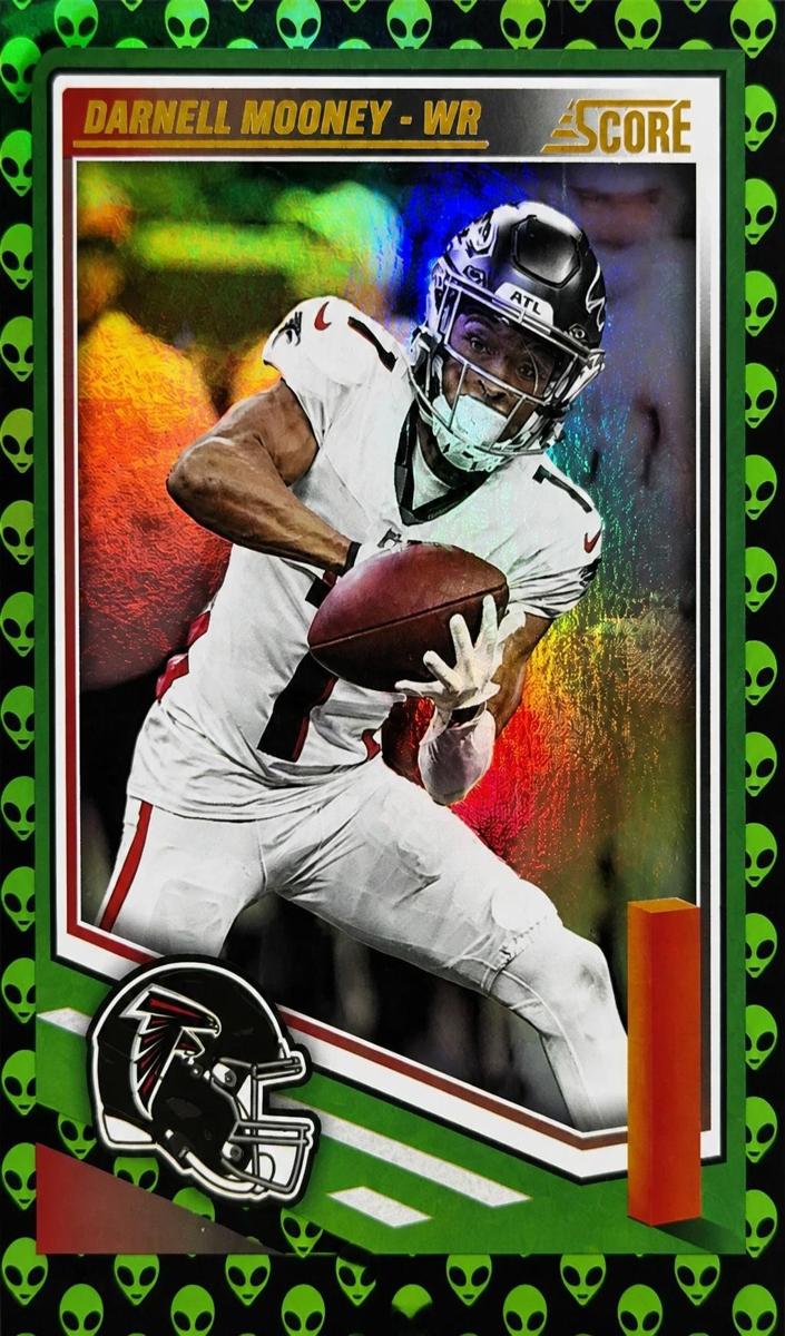 2025 Panini Score Football Extraterrestrial Darnell Mooney #53