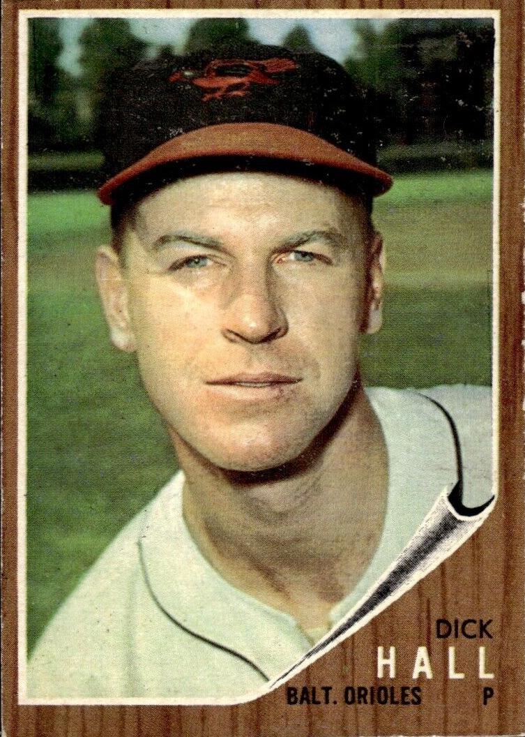 1962 Topps Baseball Dick Hall #189 PSA 8