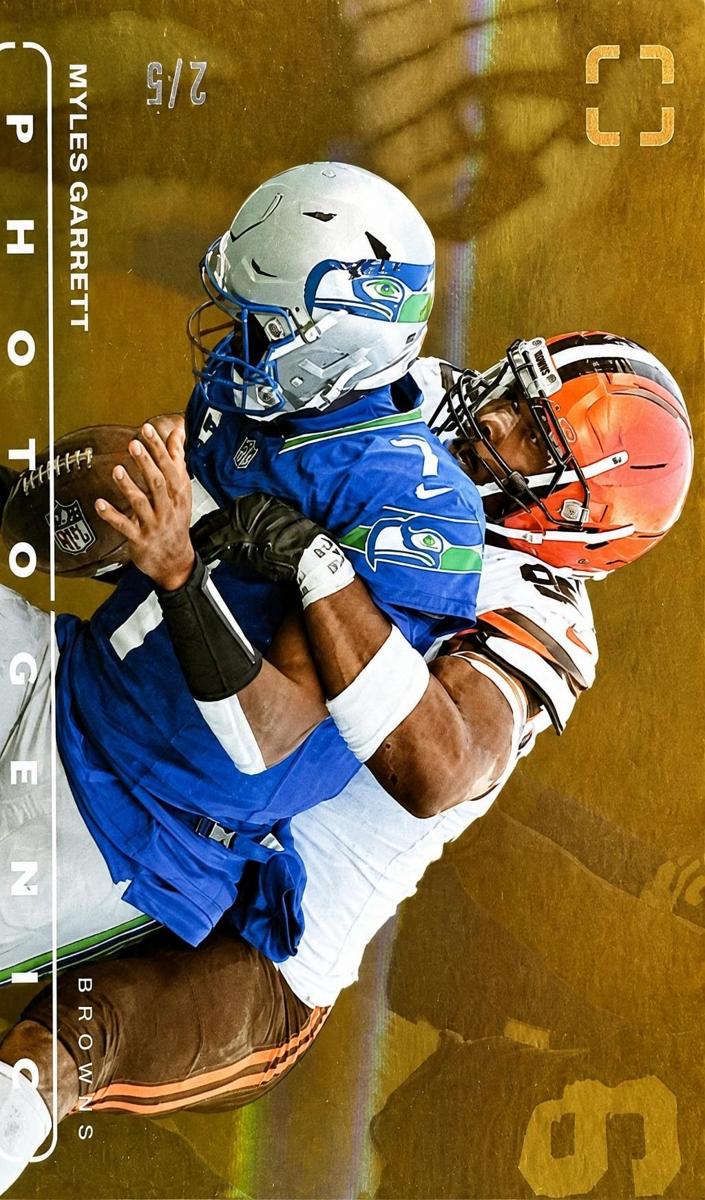 2024 Panini PhotoGenic Football Gold Myles Garrett #59
