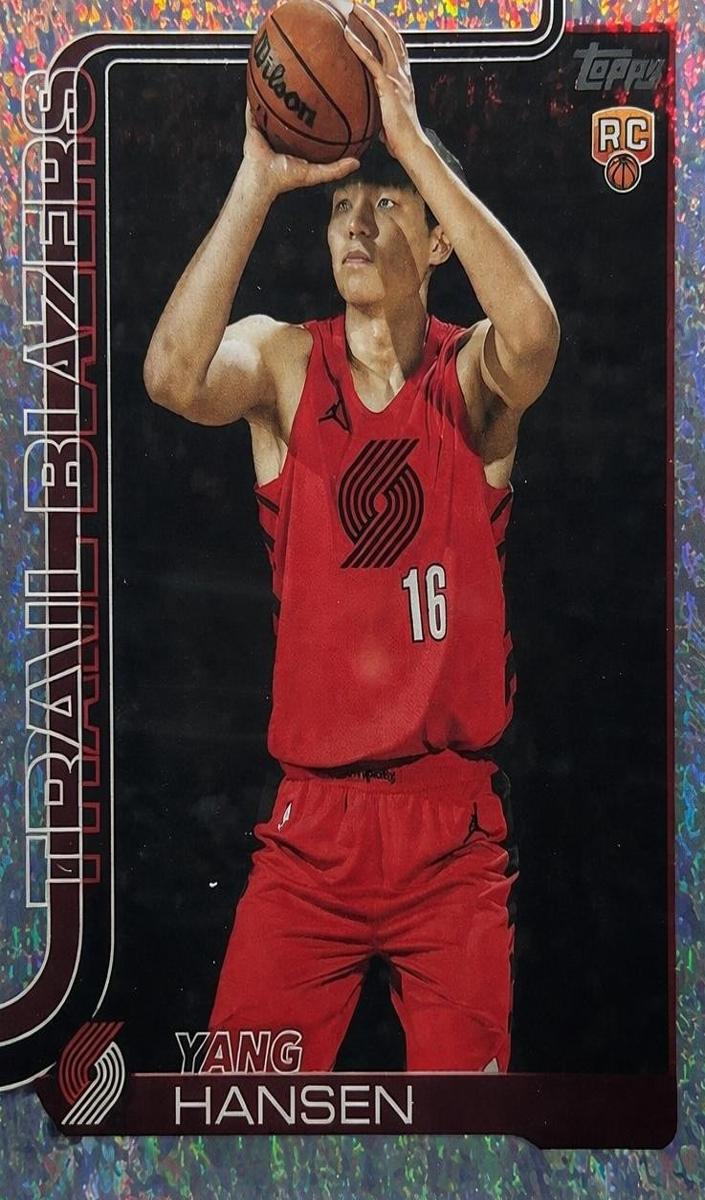 2025 Topps Basketball Holo Foil Yang Hansen #216
