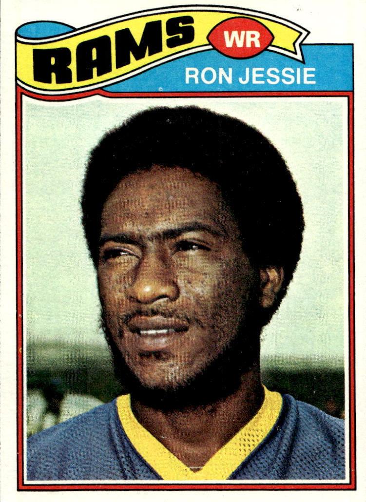 1977 Topps Football Ron Jessie #493 PSA 8