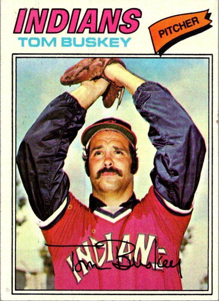 1977 Topps Baseball Tom Buskey #236 PSA 9
