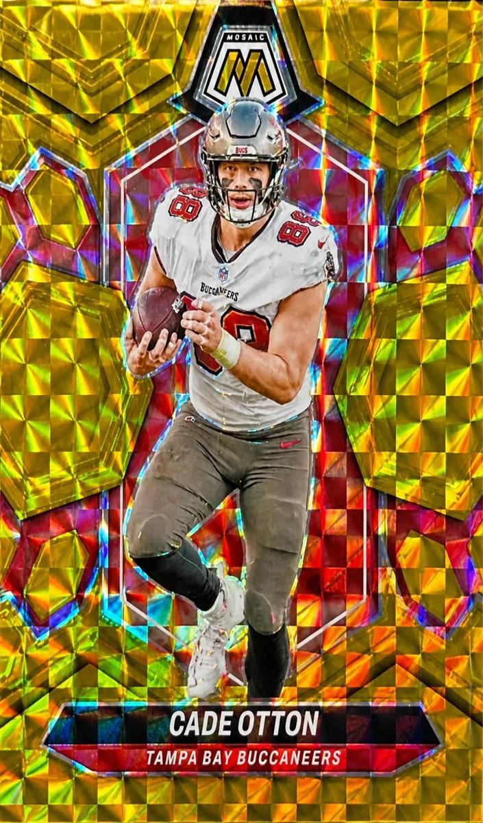 2024 Panini Mosaic Football Gold Cade Otton #208